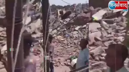 Delhi Update News ||  #दिल्ली में गरीबों के घरों का दुश्मन बना दिल्ली सरकार का बुलडोजर https://youtu.be/7PJn3B_LM2M?si=5