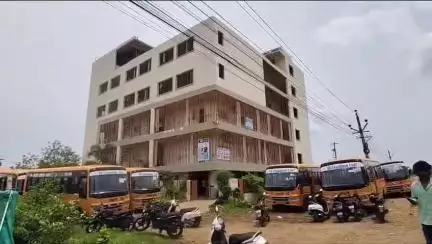 భీమవరం: పట్టణంలో SR కళాశాల వద్ద ఏబీవీపీ ఆధ్వర్యంలో నిరసన కార్యక్రమం