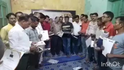 धनबाद/केंदुआडीह: धनबाद के बैंक मोड़ पर भाजपा मंडल द्वारा संकल्प सभा का आयोजन, मंगलवार दोपहर 3 बजे हुआ संपन्न