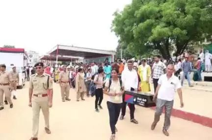 बुलंदशहर: रिजर्व पुलिस लाइन में जेटीसी ट्रेनिंग के लिए 1232 चयनित अभ्यर्थी पहुंचे, अधिकारियों ने किया स्वागत
