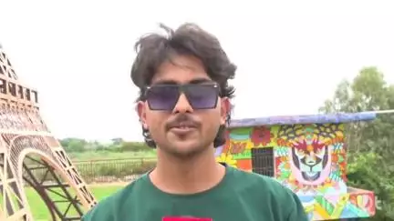 अंबिकापुर: अंबिकापुर शहर के कचरा पार्क को लेकर स्थानीय रहवासी सूरज पटेल ने गाने के साथ नगर निगम को दी बधाई
