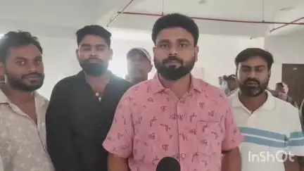 गढ़वा: गढ़वा में क्षेत्रीय भाषाओं को शिक्षक पात्रता परीक्षा में शामिल करने की मांग तेज, उपायुक्त को सौंपा ज्ञापन