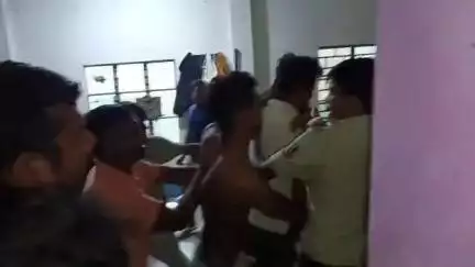 ব্যারাকপুর ১: শ্যামনগরে নেশা মুক্তি কেন্দ্রে যুবকের মৃত্যু, ভাঙচুর করা হল নেশা মুক্তি কেন্দ্র