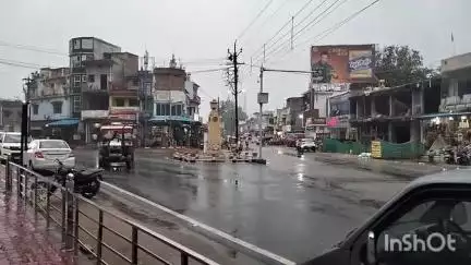 कुनकुरी: कुनकुरी शहर में मानसून ने शुरू की बारिश, सुबह से जारी बारिश से लोगों को गर्मी से मिली राहत, दिनभर नहीं दिखा सूरज
