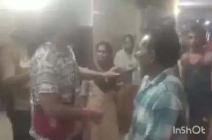 हरिद्वार: कुशाघाट के पास सार्वजनिक शौचालय में निर्धारित शुल्क से ज्यादा वसूली का आरोप, महिला और शौचालय इंचार्ज के बीच हुई मारपीट