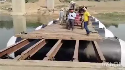 अंबाह: चंबल नदी के उसेथ घाट से पांटून पुल हटना शुरू, स्टीमर से होगा आवागमन