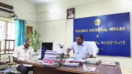 சாத்தூர்: வருவாய் கோட்டாட்சியர் அலுவலகத்தில் கோட்டாட்சியர் தலைமையில் சாலை பாதுகாப்பு குறித்த ஆலோசனைக் கூட்டம்