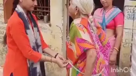 उज्जैन शहर: सुदामा नगर आंगनवाड़ी केंद्र में आशा कार्यकर्ताओं को पुरुषों की कमर का नाप लेने में हो रही असहजता