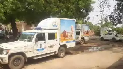 मुरैना नगर: वेतन न मिलने से चलित पशु चिकित्सा वाहन पशु अस्पताल में खड़े, वाहन अमला अनिश्चितकालीन हड़ताल पर