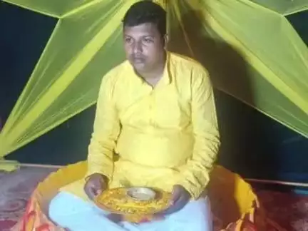 वारिसनगर: शादी के दिन गायब सहायक शिक्षक दूल्हे को पुलिस ने डीआरएम के पास से गिरफ्तार कर न्यायालय में पेश किया