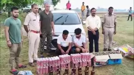 मोहनिया: बेलौड़ी गांव के पास उत्पाद विभाग की टीम ने कार से 87 लीटर विदेशी शराब के साथ यूपी के 2 तस्करों को किया गिरफ्तार