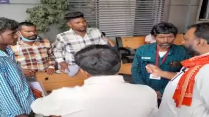 जरीडीह: बराकेंदवा गांव की लड़की सड़क दुर्घटना में घायल, लाइफ केयर हॉस्पिटल पहुँचे बीजेपी प्रतिनिधि