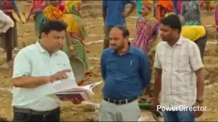 नैनपुर: जनपद पंचायत नैनपुर के सीओ विनोद मरावी ने ग्राम झरिया में खेत तालाब का निरीक्षण किया