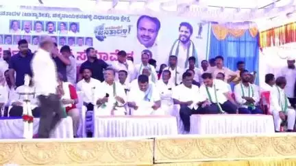 ಚಿಕ್ಕನಾಯಕನಹಳ್ಳಿ: ಪಕ್ಷ ಸಂಘಟನೆಗೆ ಕಾರ್ಯಕರ್ತರು ಶ್ರಮಿಸಿ ಚಿಕ್ಕನಾಯಕನಹಳ್ಳಿಯಲ್ಲಿ ಜೆಡಿಎಸ್ ಮುಖಂಡ ನಿಖಿಲ್ ಕುಮಾರಸ್ವಾಮಿ
