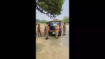 सिराथू: प्रशासन ने कई थानों की फोर्स और पीएसी लगाकर लोहन्दा गांव को छावनी में तब्दील किया, मंगलवार को कोई नहीं पहुंच सका लोहन्दा
