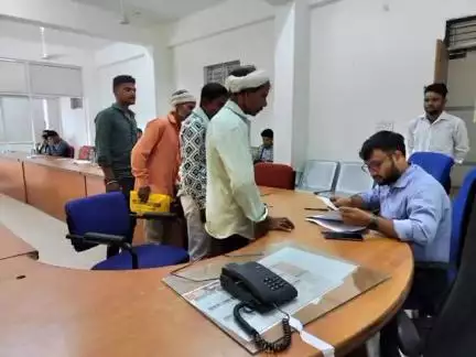 अलीराजपुर: जिला कलेक्ट्रेट में अपर कलेक्टर वीरेंद्र सिंह बघेल की अध्यक्षता में जनसुनवाई, 27 आवेदन प्राप्त हुए, निराकरण के निर्देश