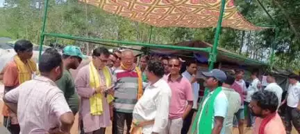 ଖରିଆର: ବରଗାଁ ଓ ଖୁଦପେଜ ମଣ୍ଡିରେ ଉଠୁନି ଧାନ, ଜିଲ୍ଲାପାଳଙ୍କୁ ଜଣାଇଲେ ଚାଷୀ