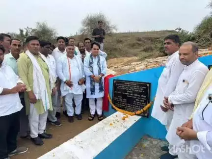 महवा: विधायक ने कहा जल संरक्षण के कार्यों को विधानसभा क्षेत्र में देंगे बढ़ावा, महूखेड़ा में एनीकट का किया लोकार्पण