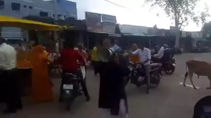 ब्यावरा: ब्यावरा नगर पालिका ने अहिंसाद्वार पर किया अस्थाई अतिक्रमण हटाने का कार्य