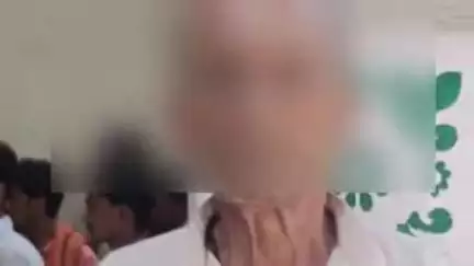 पकड़ी दयाल: पकड़ीदयाल थाना क्षेत्र के ₹10,000 के इनामी गाजा तस्करी के मुख्य सरगना ने मंगलवार को कोर्ट में किया आत्मसमर्पण