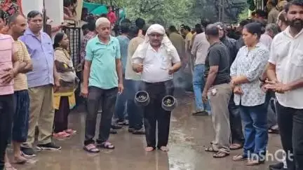 નડિયાદ: ખેડા જીલ્લામા આજે વધુ ત્રણ પરિવારોના 5 મૃતદેહો સોંપાયા.