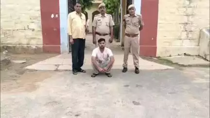 बस्सी: जमवारामगढ़ थाना पुलिस ने नौकरी लगने के नाम पर लाखों रुपये की ठगी करने वाले एक बदमाश को किया गिरफ्तार