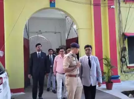 पीलीभीत: जिला जज अब्दुल शाहिद ने जिला जेल का किया निरीक्षण, साफ-सफाई को लेकर दिए निर्देश