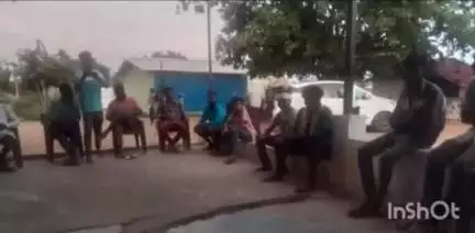 गडचिरोली: शहरातील समतानगर कैकाडी वस्तीचा समस्या जाणून घेण्याकरीता बामसेफ व रिपाई पदाधिकार्यांची वस्तीत बैठक संपन्न