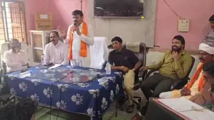 निवाली: राष्ट्रपति के आगमन पर निवाली क्षेत्र में चल रही तैयारियों को लेकर विधायक ने अधिकारियों के साथ कार्यालय में की बैठक