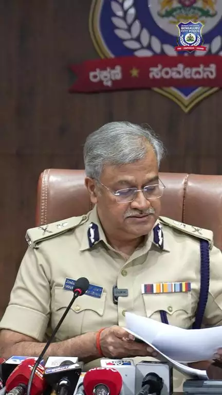 ಮನೆ ದರೋಡೆ ಹಾಗೂ ವಾಹನ ಕಳ್ಳತನ ಪ್ರಕರಣಗಳಿಗೆ ಸಂಬಂಧಿಸಿದಂತೆ ಚೆನ್ನಮ್ಮನಕೆರೆ ಅಚ್ಚುಕಟ್ಟು ಪೊಲೀಸರು ಮೂವರು ಆರೋಪಿಗಳನ್ನು ಬಂಧಿಸಿದ್ದಾರೆ.