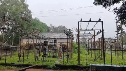 सिमडेगा: मानसून आते ही सिमडेगा ज़िले में चरमराई बिजली व्यवस्था, लोग परेशान