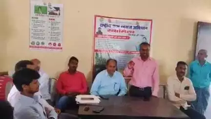 सोहावल: तहसीनपुर ग्राम सभा में राष्ट्रीय ग्राम स्वराज अभियान स्वामित्व योजना के तहत हुई बैठक