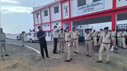 बड़वानी: 19 जून को राष्ट्रपति के कार्यक्रम के मद्देनज़र पुलिस अधिकारियों ने किया रिहर्सल, सुरक्षा व्यवस्था का लिया जायजा