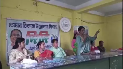 রামপুরহাট ২: ২৬ এর নির্বাচিনকে সামনে রেখে মহিলাদের নিয়ে তৃণমুল এর সাংগঠনিক বৈঠক মাড়গ্রামে ২ এলাকায়।