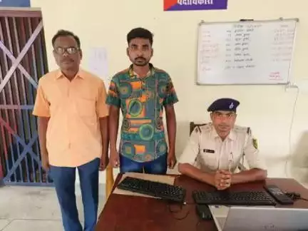 कटिहार जिला के सहायक थाना पुलिस द्वारा गुमशुदा व्यक्ति आकाश कु० मरांडी को 24 घंटा के अंदर बरामद कर उनके परिजन को सुपुर्द किया गया I