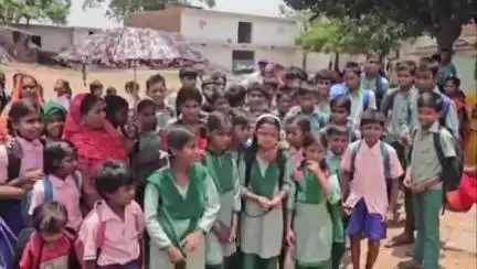 हज़ारीबाग: स्कूल तोड़ने की तैयारी से ग्रामीणों में आक्रोश, छात्रों का भविष्य संकट में
#jansamasya