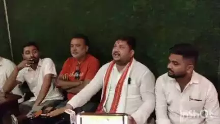 खगड़िया: राजद नेता चंदन सिंह ने जिला सहकारिता पदाधिकारी के खिलाफ खोला मोर्चा, डीएम से मिलकर रखी समस्या