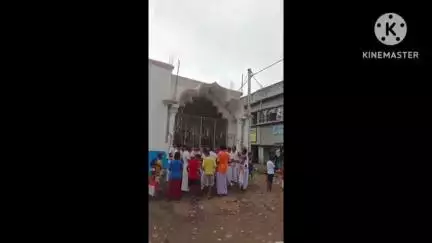 নলহাটি ২: জেষ্ঠা গ্রামে সারা বৈশাখ মাস হরিনাম সংকীর্তন শেষে ধুলোট উৎসবে মাতলেন গ্রামবাসীরা