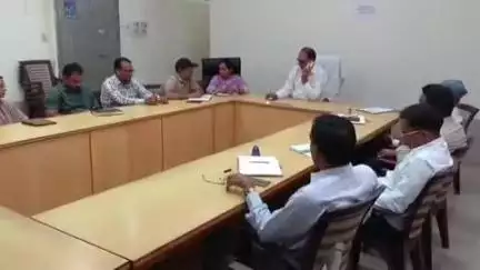 रायसिंहनगर: उपखंड अधिकारी रायसिंहनगर की अध्यक्षता में अंतर्राष्ट्रीय योग दिवस को लेकर हुई बैठक, तैयारियों को लेकर की गई चर्चा