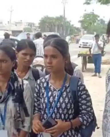 जगाधरी: लेक्चर कम होने से बच्चों का नहीं हुआ पेपर, कॉलेज के बाहर किया गया प्रदर्शन; पुलिस जांच में जुटी