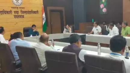 यवतमाळ: कार्यालये, ग्रामपंचायती, शाळांमध्ये योग दिन आयोजित करा : जिल्हाधिकारी विकास मीना