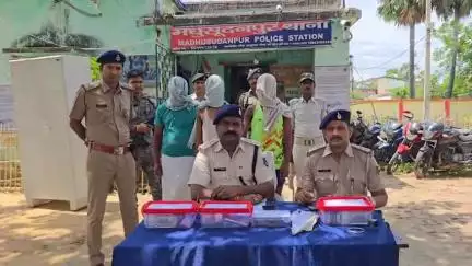 नाथनगर: मनसर गांव से पुलिस ने 234 ग्राम ब्राउन शुगर, दो कट्टे और तीन बाइक के साथ तीन लोगों को किया गिरफ्तार