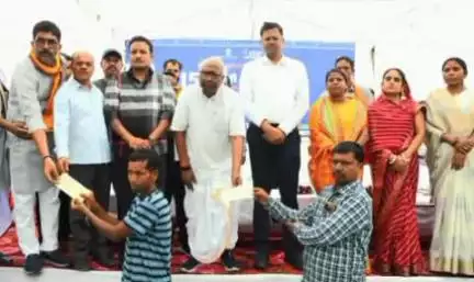 बलरामपुर: भेलवाडीह में धरती आबा कार्यक्रम का हुआ आयोजन, सांसद चिंतामणि महाराज हुए शामिल