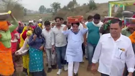 बसवा: महुखुर्द में वंदे गंगा जल संरक्षण अभियान के तहत एनीकट का हुआ लोकार्पण, विधायक राजेंद्र मीणा ने किया श्रमदान