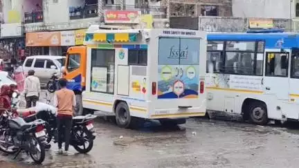 સંજેલી: શહેરમાં ફૂડ સેફ્ટી ટીમ દ્વારા બજારોમાં દુકાનો પર ચેકિંગ હાથ ધરાયું