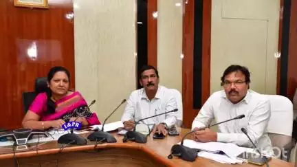 కరీంనగర్: జిల్లా ఎలక్షన్ రిటర్నింగ్ అధికారులకు ఆన్‌లైన్ శిక్షణ: జిల్లా అడిషనల్ కలెక్టర్ లక్ష్మీ కిరణ్