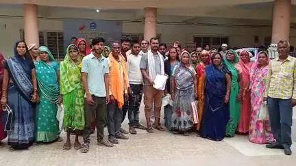 पिपरई: पिपरई के वार्ड क्रमांक तीन के 221 परिवार अब भी पट्टों से वंचित, बुनियादी सुविधाओं के लिए कलेक्ट्रेट में दिया आवेदन