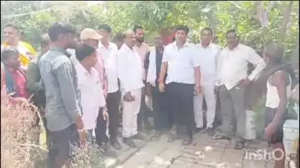 हिसुआ: राजद नेता का प्रखंड अध्यक्ष शंभू यादव ने हिसुआ चौक पर किया स्वागत, ले गए अपने साथ ओलीपुर