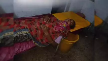 নাকাশিপাড়া: বেথুয়াডহরি স্টেট ব্যাংকের সামনে  ভর সন্ধ্যায় টোটোর পেছনে টোটো ধাক্কায় আহত তিনজন ,একজনকে শক্তিনগর স্থানান্তর