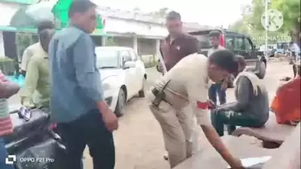 नीमच नगर: शांति नगर में करंट लगने से युवक की दर्दनाक मौत, नीमच ज़िला चिकित्सालय में हुआ पोस्टमार्टम